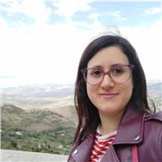 Studentessa in lettere moderne impartisce ripetizioni e aiuto compiti per studenti scuola elementare e media